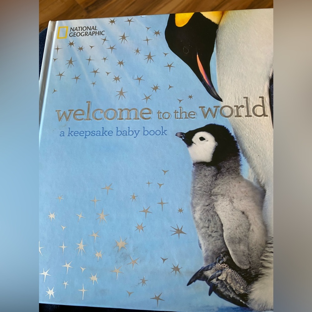 National Geographic baby book. Hard cover. 152 pages New.